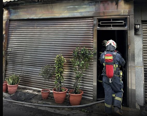 ▲彰化延和街火警消防救出一家4人。（圖／記者唐詠絮翻攝）