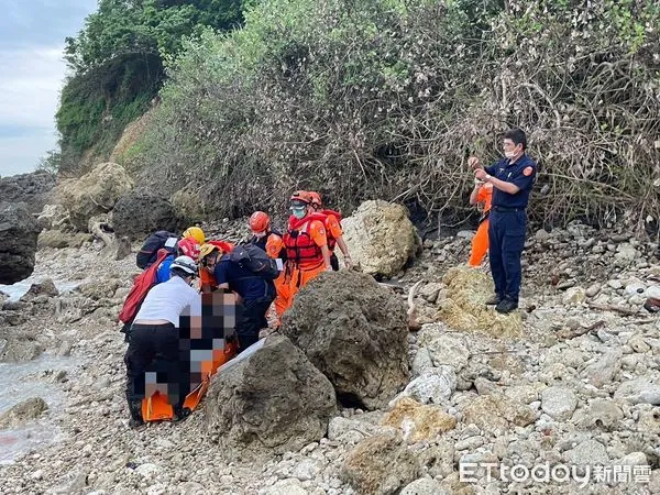 ▲高雄柴山一處沙灘發現一具遺體，目前身份待查             。（圖／記者吳奕靖翻攝）