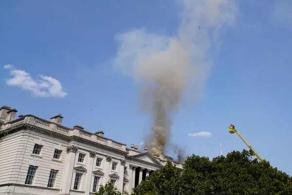 ▲▼倫敦歷史文化景點索麥塞宮（Somerset House）大火。（圖／路透）