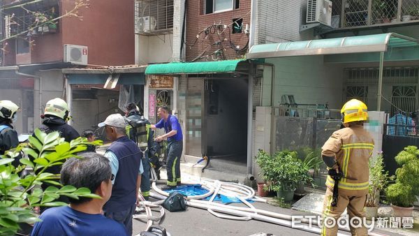 ▲▼             北市內湖一棟民宅地下室發生火警。（圖／記者黃彥傑攝）