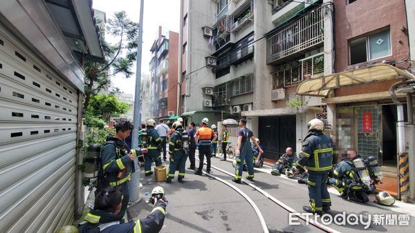 ▲▼             北市內湖一棟民宅地下室發生火警。（圖／記者黃彥傑攝）