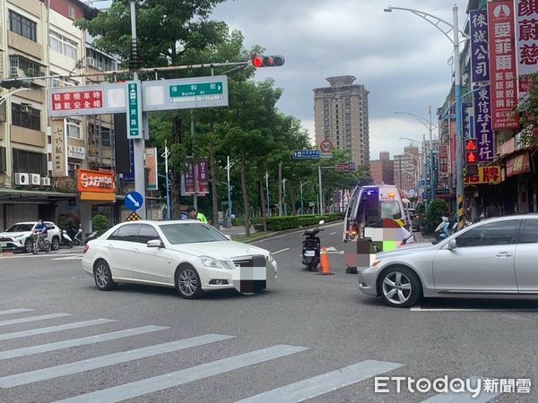 ▲▼蘆洲路口17天發生3起車禍             。（圖／記者陳以昇翻攝）