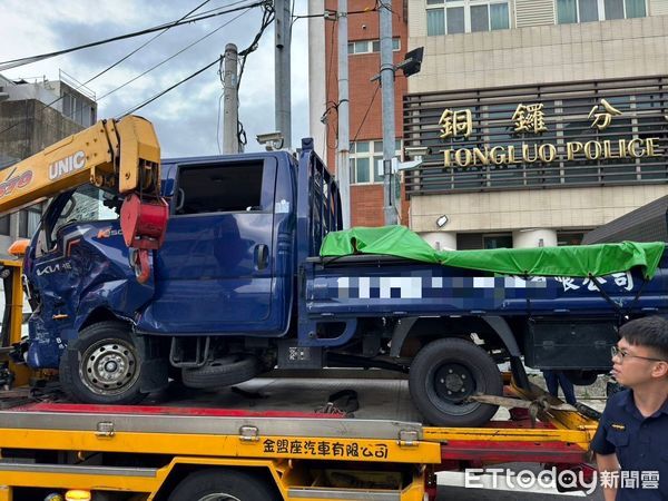 ▲國道1號銅鑼交流道匝道口，昨傍晚發生2車碰撞，釀成7人輕傷。（圖／記者楊永盛翻攝）