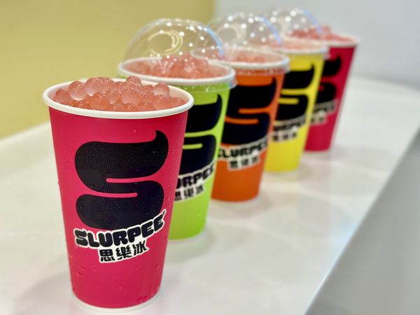 ▲▼7-11推出全新「水蜜桃風味思樂冰」，搭配9月18日起上市的「拉拉山水蜜桃爆爆珠」口感更有嚼勁。（圖／業者提供）