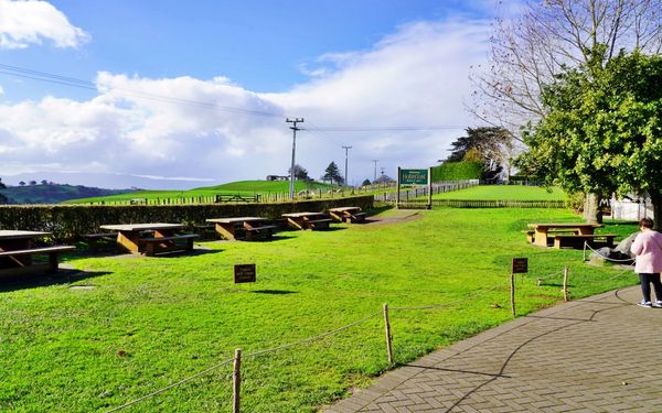 ▲▼紐西蘭哈比村，北島必去，走入魔戒夢幻電影場景，體驗比人的一天天。（圖／Mika提供）