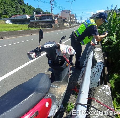 ▲▼女騎士墜橋。（圖／記者吳世龍翻攝）