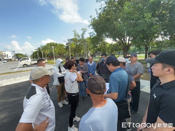 ▲台南市安南區五塊寮長和路一段一帶每逢小雨必淹水，立委陳亭妃偕同東和里曾靖凱里長特別邀集國土管理署、台南市水利局、工務局、地政局、安南區區公所等單位至現場會勘。（圖／記者林東良翻攝，下同）