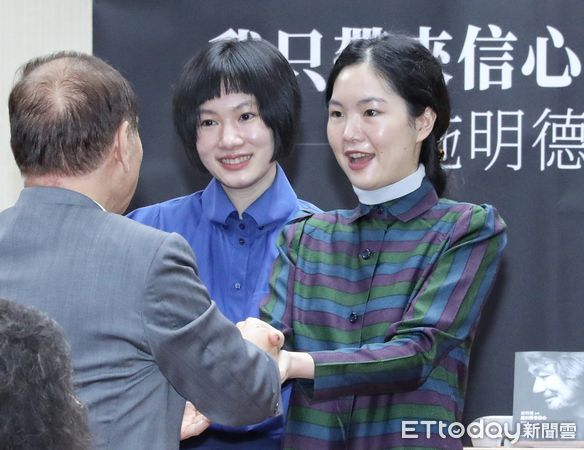 ▲▼施明德女兒施蜜娜、施笳。（圖／記者屠惠剛攝）