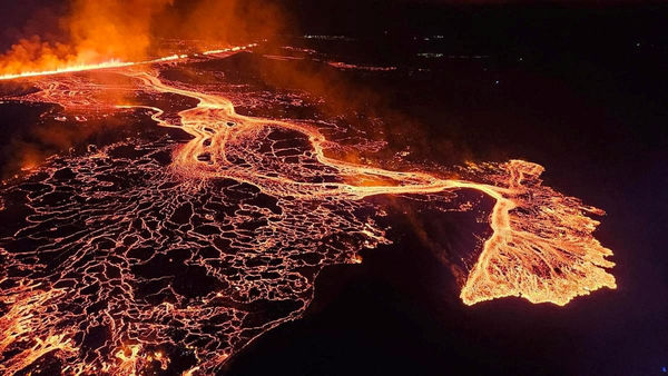 ▲▼冰島火山噴發。（圖／路透社）