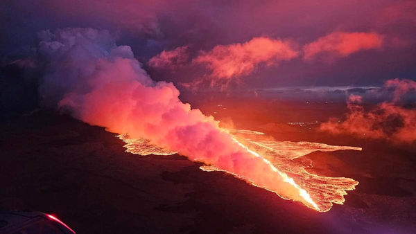 ▲▼冰島火山噴發。（圖／路透社）