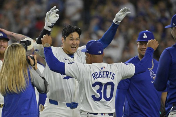 ▲大谷翔平與主帥羅伯斯（Dave Roberts）。（圖／路透）