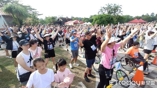 ▲▼             「跑動金門Running Kinmen秘境探索夕陽跑」馬拉松今天下午開跑。（圖／記者林名揚翻攝）