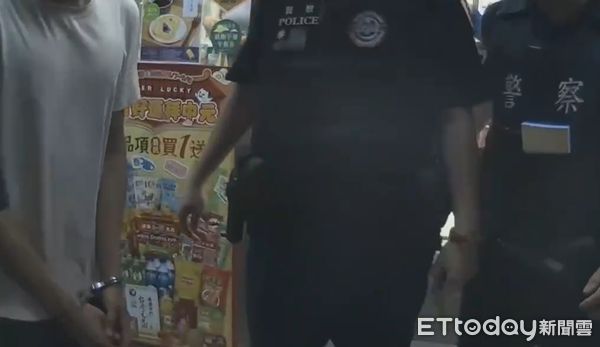 ▲▼女子損失上千萬驚覺被騙報警，警方順勢約出車手逮人。(圖／記者邱中岳翻攝）