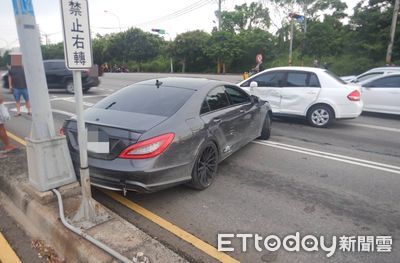 另一視角曝！台中賓士「無敵大迴轉」飛越分隔島　擊落白車5傷