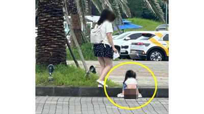 又是中國人！大嬸遊濟州島讓女兒「脫褲解放」　韓網怒：有那麼懶嗎