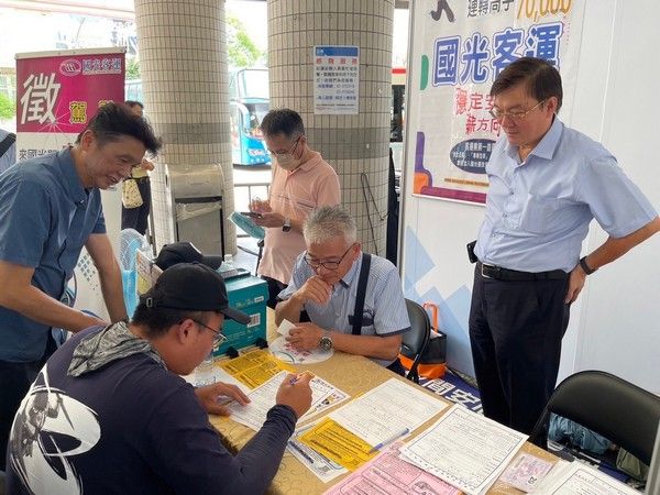 ▲大客車駕駛徵才，首場桃園媒合74名加入