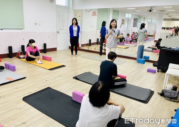 ▲▼ 嘉義市開辦首屆「樂齡瑜珈種子師資培育計畫」  。（圖／嘉義市政府提供）