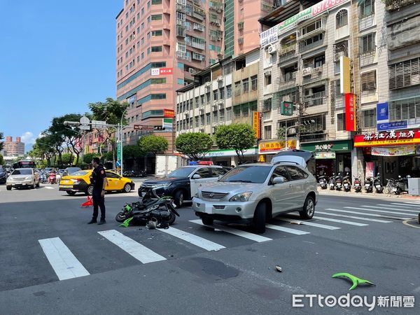 ▲▼三重休旅車撞飛騎士             。（圖／記者陳以昇翻攝）