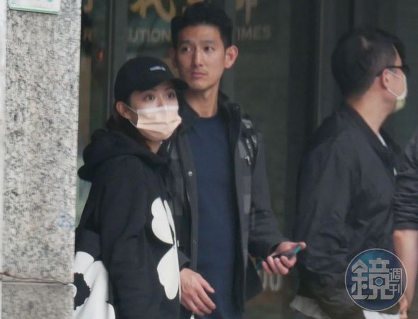 本刊曾捕獲宋芸樺和男友，男友有些神似余文樂。