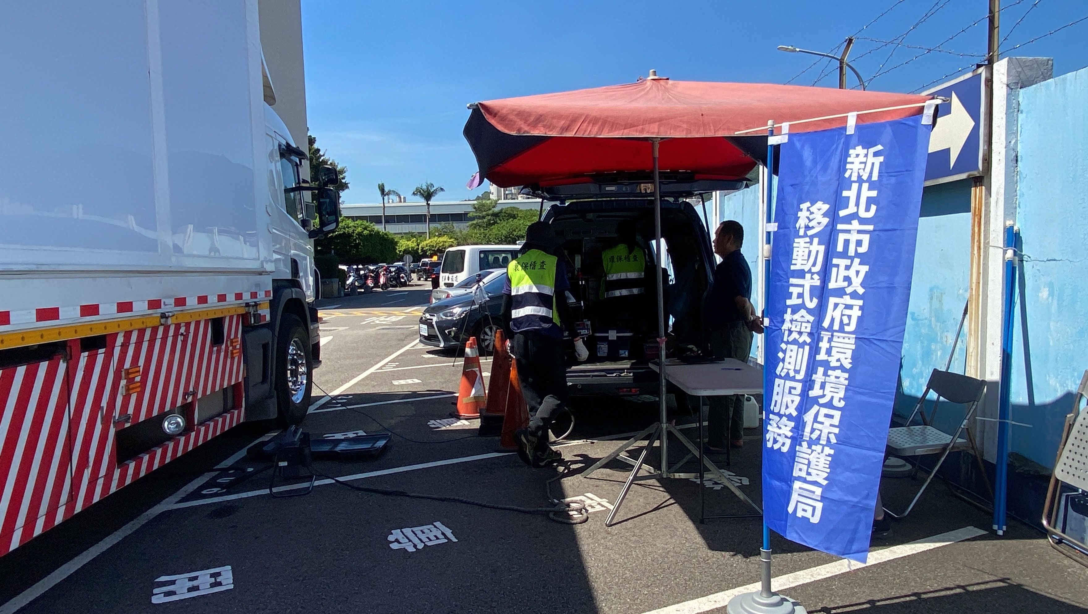 ▲新北首創柴油車隨到隨驗服務。（圖／新北市環保局提供）