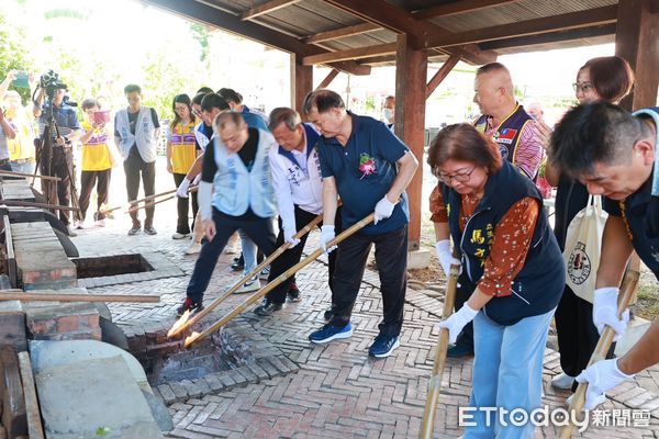 ▲中寮鄉龍眼文化季起灶開鑼。（圖／南投縣政府提供）