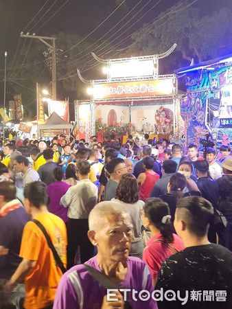 ▲竹山大士爺文化祭閉幕單日吸逾萬人，火化升仙「觀音顯靈」引高潮。（圖／籃志文提供）