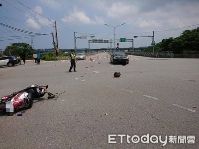 苗栗騎士鬼切左轉！遭自小客撞飛慘死　18歲無照男偷開兄車釀禍