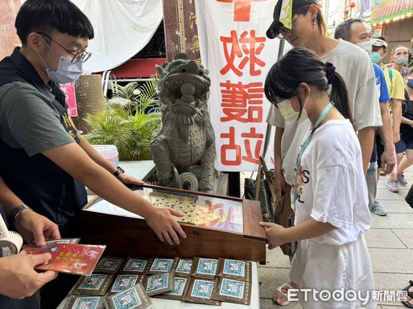 ▲▼ 民雄警青春宣導反毒反詐騙 結合「大士爺文化祭」共襄盛舉  。（圖／民雄分局提供）