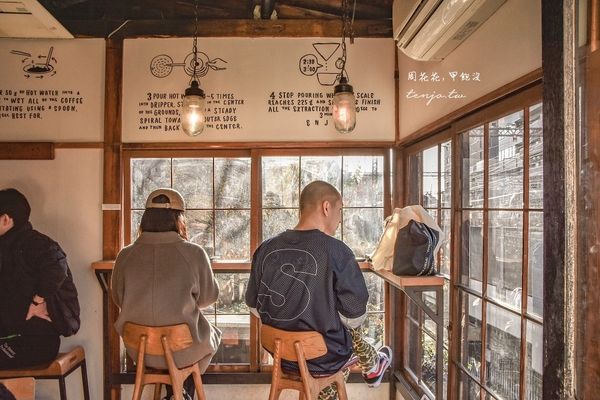 ▲▼東京咖啡推薦ONIBUS COFFEE 中目黑老房子改建質感咖啡店，咖啡很好喝還能看電車。（圖／周花花提供）