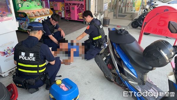 ▲苗栗市販賣軍警店疑買賣糾紛，莽男朝老闆噴灑辣椒水、持榔頭攻擊，案發1小時被逮法辦。（圖／記者楊永盛翻攝）