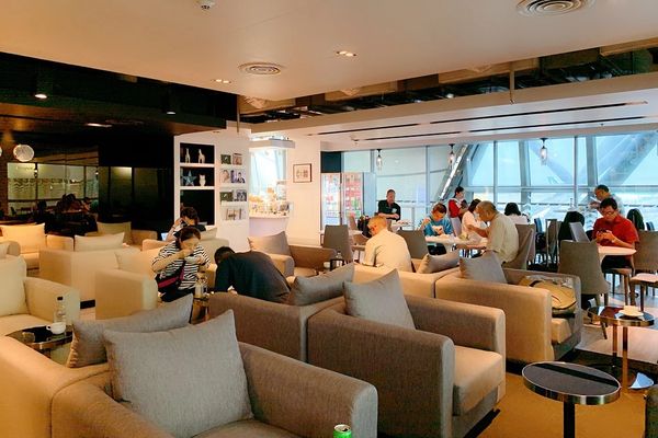 ▲▼泰國曼谷Miracle Lounge機場貴賓室，JCB白金卡、龍騰卡都可以免費使用。（圖／飛天璇提供）