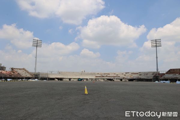 ▲虎尾高鐵運動園區田徑場及暖身場興建工程位於高鐵特定區內，將透過明年7月全國性田徑賽事舉辦，從中檢視場館設備設施，以順利迎接全國運動會到來。（圖／記者蔡佩旻翻攝）