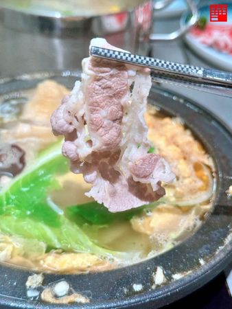 ▲▼台中美食，松竹路新開幕「阿米石頭火鍋」，288元起蔬食＋火鍋料＋冰淇淋吃到飽。（圖／華少提供）