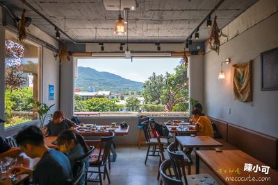 開放毛小孩一起用餐的法式台菜小餐館