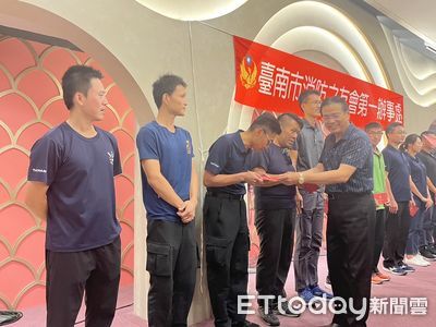 台南市消防之友會第一辦事處　捐贈住警器並頒發獎勵金表揚颱風救災人員