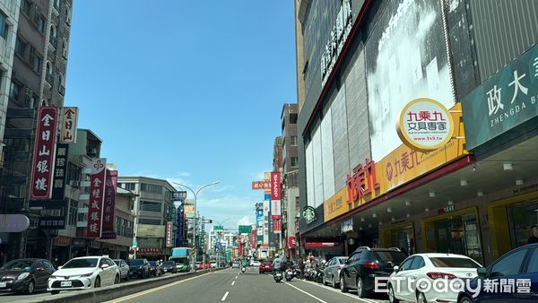 ▲▼台南,中西區,政大書城,九乘九             。（圖／記者張雅雲攝）