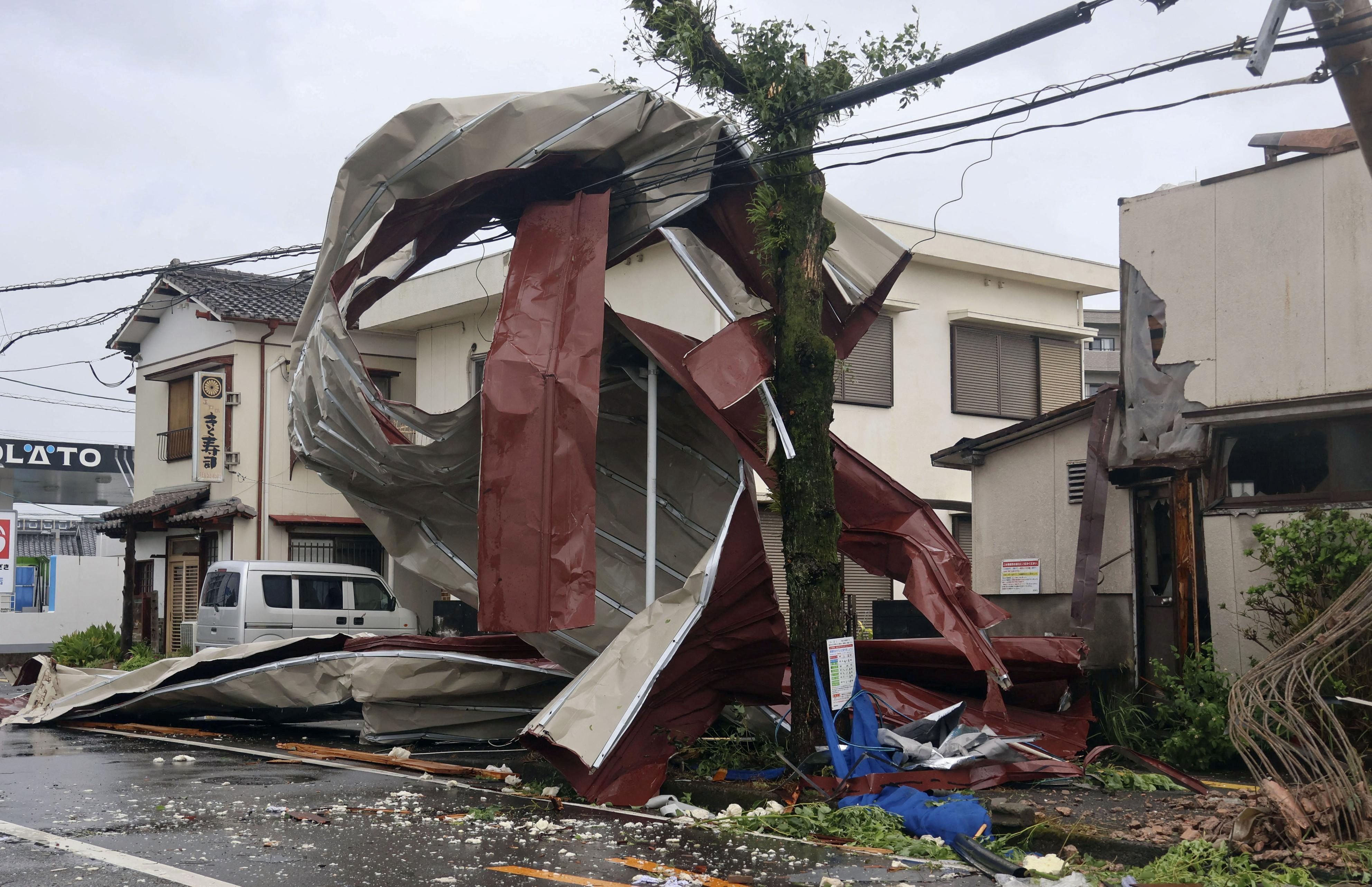 ▲▼珊珊颱風襲日本。（圖／路透）