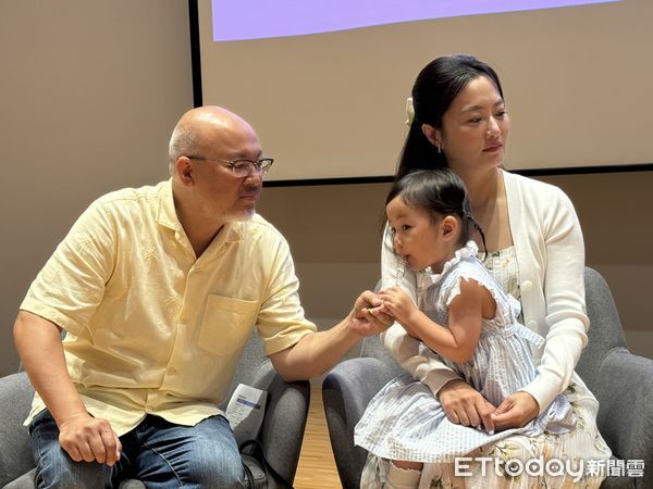 ▲趙小僑、劉亮佐、典典寶寶。（圖／記者黃庠棻攝）