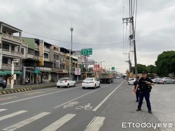 ▲里港警分局於2日起實施為期3天「路口車不停讓行人暨行人違規執法專案」             。（圖／記者陳崑福翻攝）