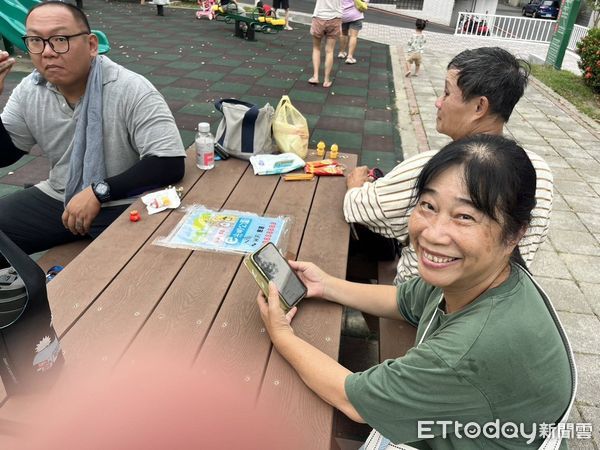 ▲台南市東區小東里內的「光明公園」，繼規劃為貓咪主題特色公園後，再次完成公園全區「e化」，方便民眾在公園活動時，手機網路能夠暢通無阻。（圖／記者林東良翻攝，下同）