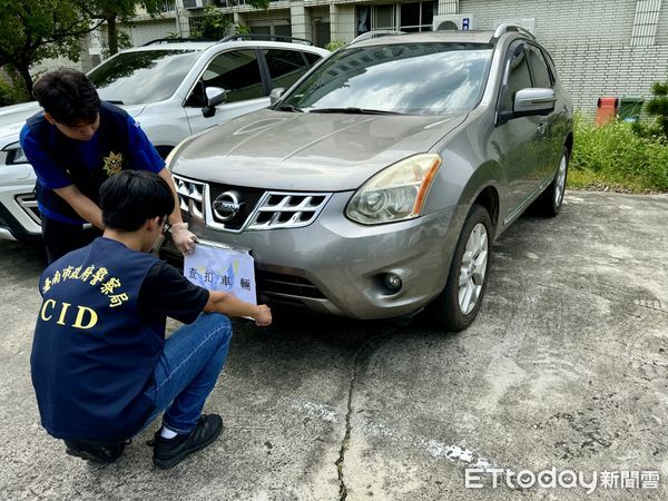 ▲台南市警刑警大隊會同第四分局、歸仁分局、白河分局、永康分局，9月2日、3日據報聯手破獲擄鴿勒贖集團，緝獲詹姓主嫌等15人，起獲鴿網、柴刀、鴿籠、漁網、自製彈弓、彈丸等犯罪工具一批。（圖／記者林東良翻攝，下同）