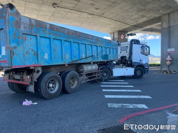 ▲▼ 泰山發生死亡車禍，腳踏車騎士被輾斃            。（圖／記者戴上容翻攝）