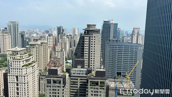 ▲▼ 七期鳥瞰,七期,鳥瞰,台中之鑽,高樓,房市,房價,七期示意,豪宅,豪辦,商用不動產          。（圖／記者陳筱惠攝）