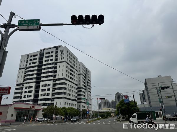 ▲▼ 員林房市,員林火車站,肯德基,彰化員林,商圈,賞屋,看屋照,預售屋            。（圖／記者陳筱惠攝）