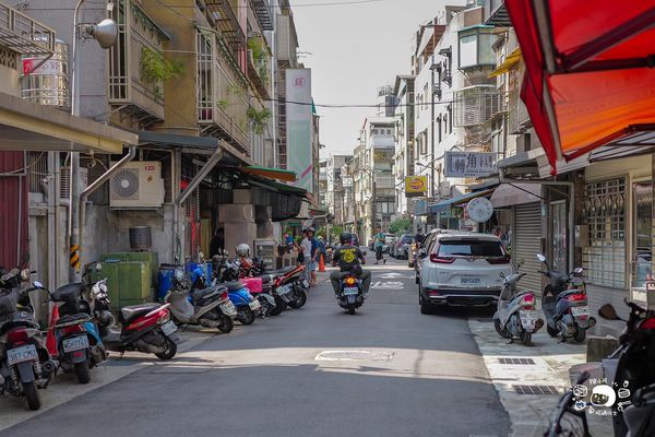 ▲▼北投「石牌無名手工蛋餅」是石牌有名的排隊早餐店件，提到台北蛋餅名單一定榜上有名。（圖／部落客陳小可的吃喝玩樂授權提供，勿擅自翻攝）