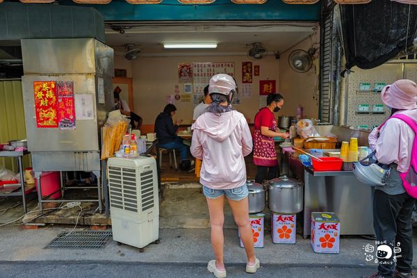 ▲▼北投「石牌無名手工蛋餅」是石牌有名的排隊早餐店件，提到台北蛋餅名單一定榜上有名。（圖／部落客陳小可的吃喝玩樂授權提供，勿擅自翻攝）