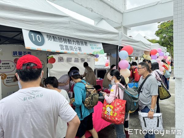 ▲職業災害勞工關懷園遊會，7日於台南市河樂廣場熱鬧登場，希望透過重視職災勞工的需求和福祉，提升全民的職場防災知識與技能。（圖／記者林東良攝，下同）