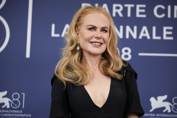 ▲第81屆威尼斯影展：妮可基嫚（Nicole Kidman）、西班牙名導阿莫多瓦（Pedro Almodovar）。（圖／路透）