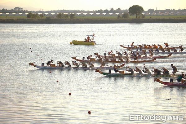 ▲▼來自花蓮的Mr. Canoe隊在公開組小型龍舟200公尺及2000公尺繞圈賽，勇奪一金一銅。（圖／花蓮縣政府提供，下同）