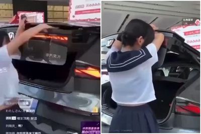 妹子直播賣車！突謎片式飆高音「啊啊啊」...慘遭電動車夾手